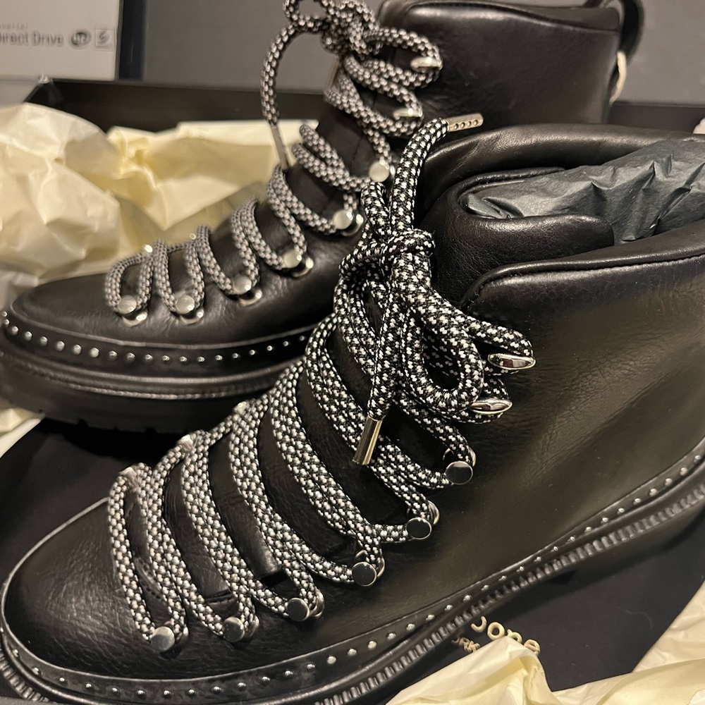 Rag and Bone compass. Boot II. Brand new in box. Size 8 (38)